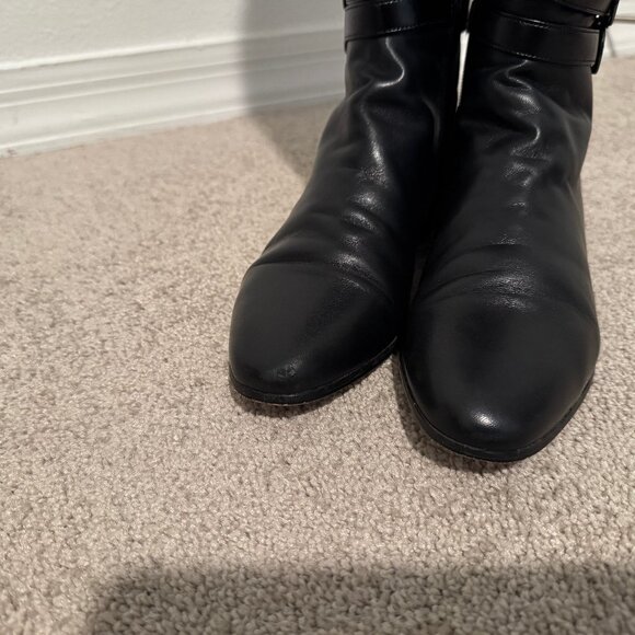 White House Black Market Mabry Black Mixed Zipper Flat Boots Sz 7.5 w/Box - Picture 6 of 9